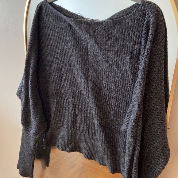 Max over the shouldtey grey sweat (cuffed sew at the arms) - Picture 2 of 3